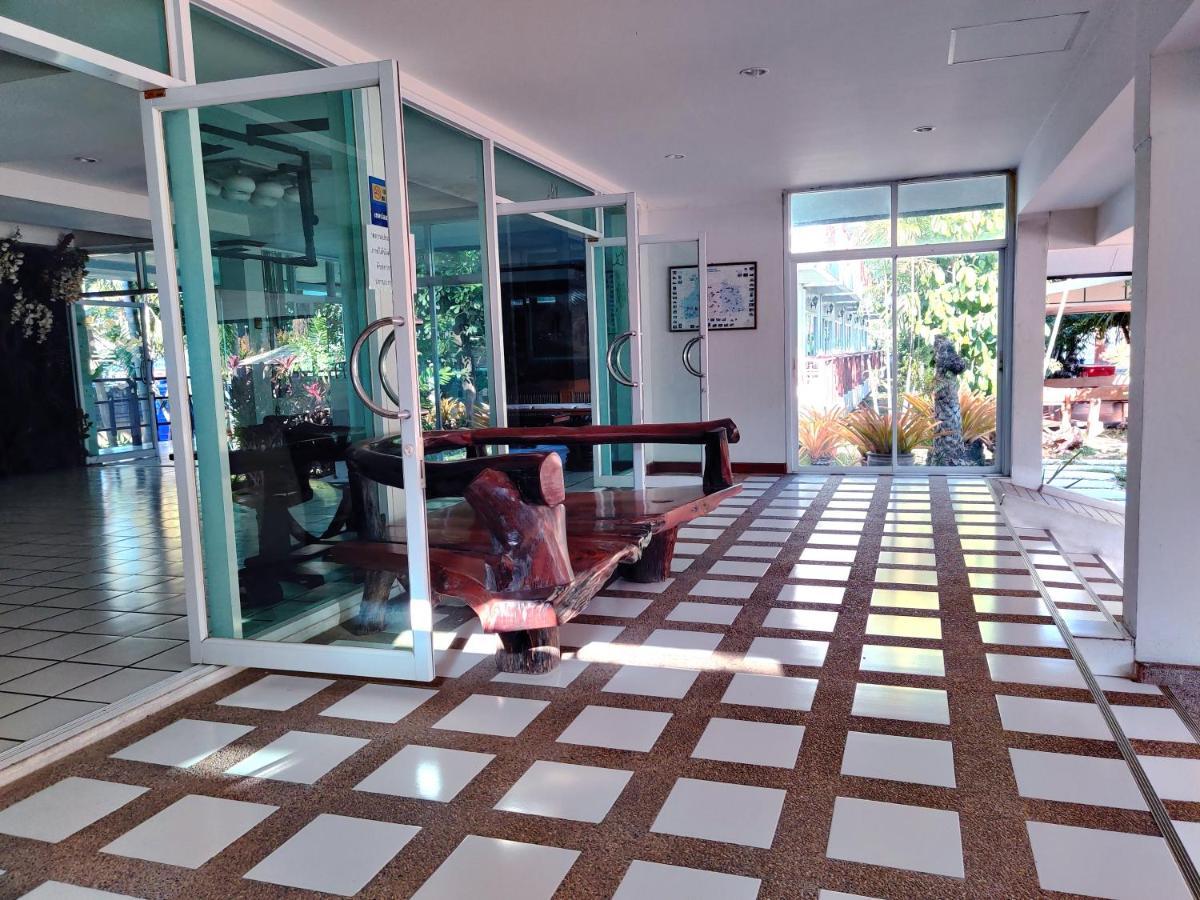Thong Paeka Hotel Prasat Exterior foto