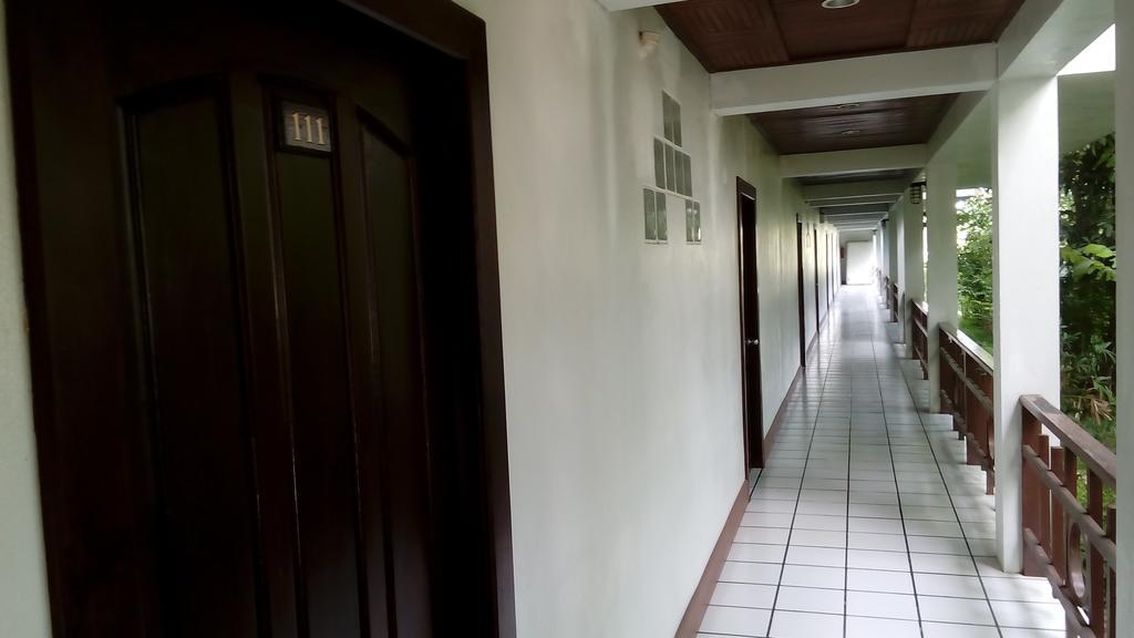 Thong Paeka Hotel Prasat Exterior foto