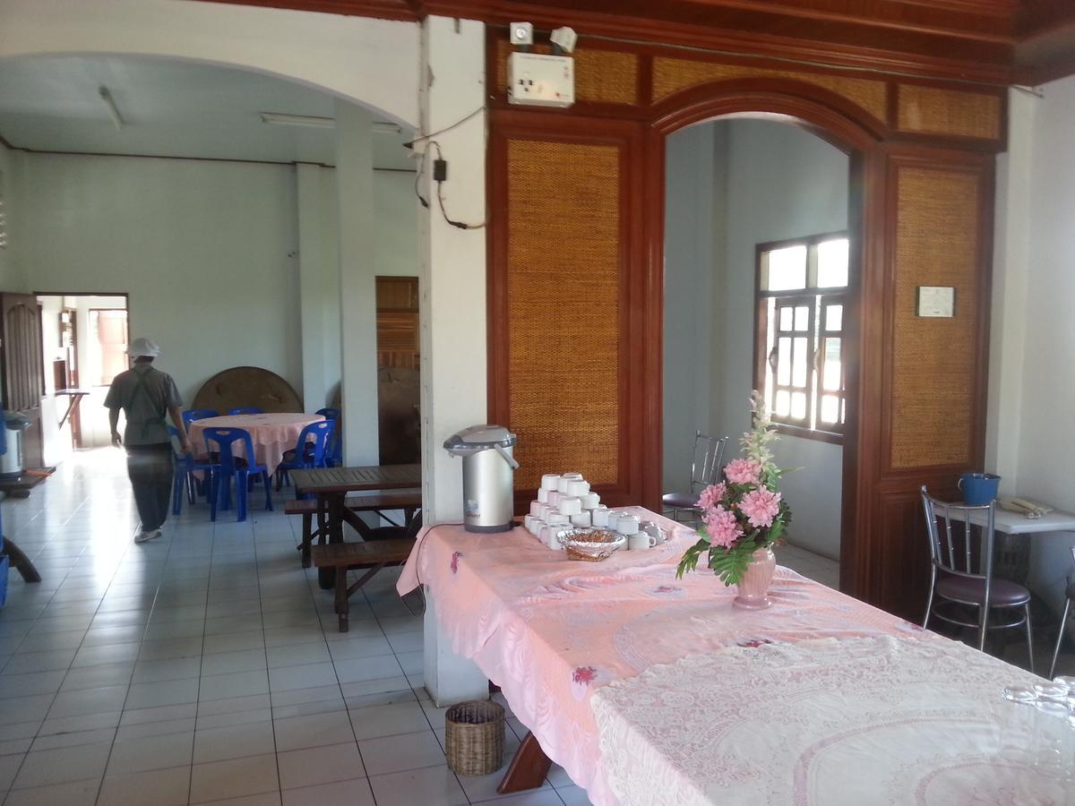 Thong Paeka Hotel Prasat Exterior foto